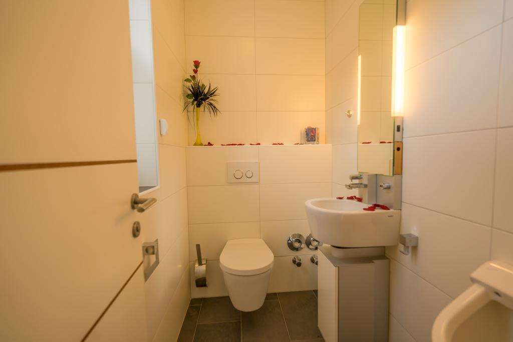 Apartments Am Burggraben 洛伊塔施 外观 照片